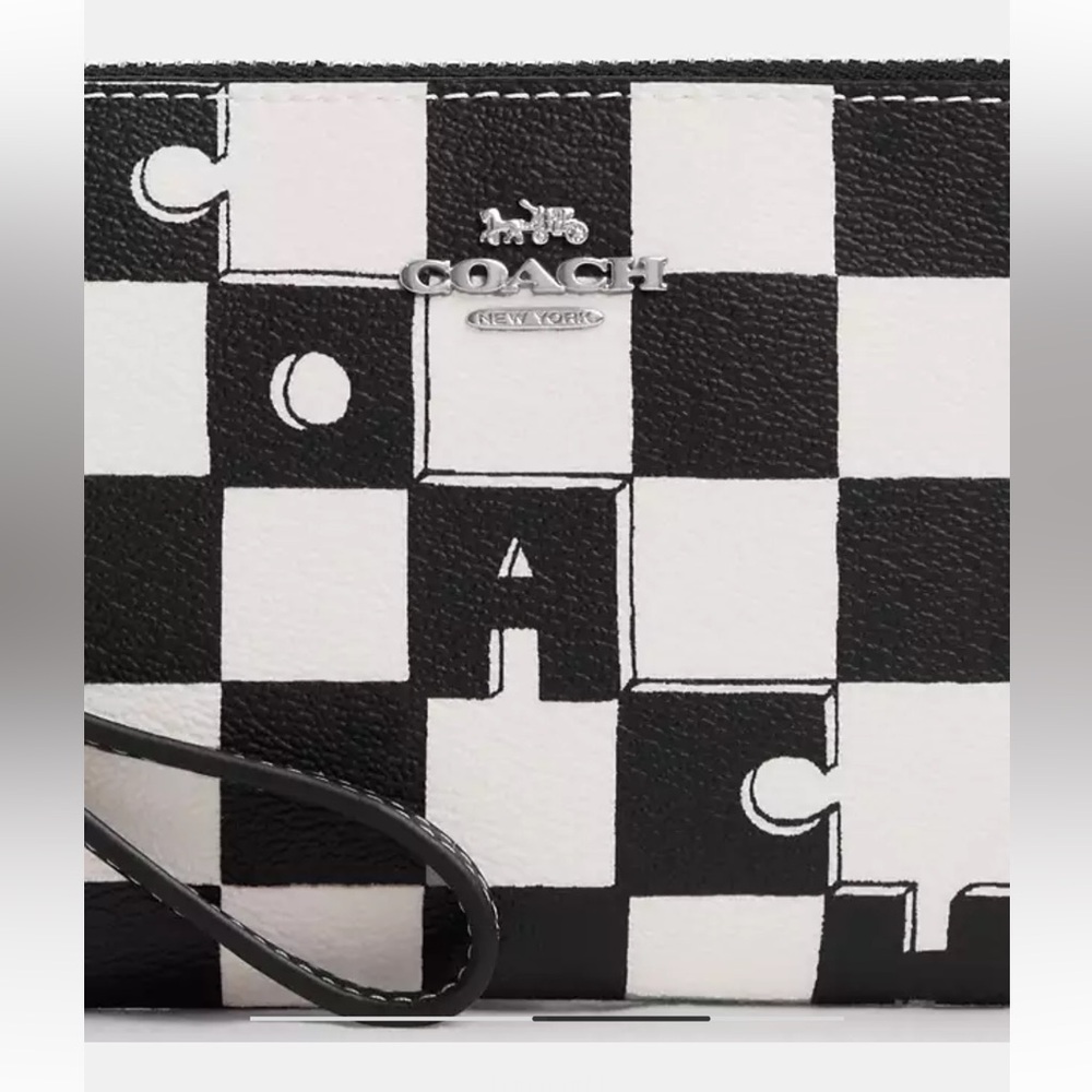 Coach corner zip wristlet - Picture 4 of 6
